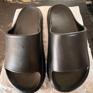 Women’s Black Slide Sandals